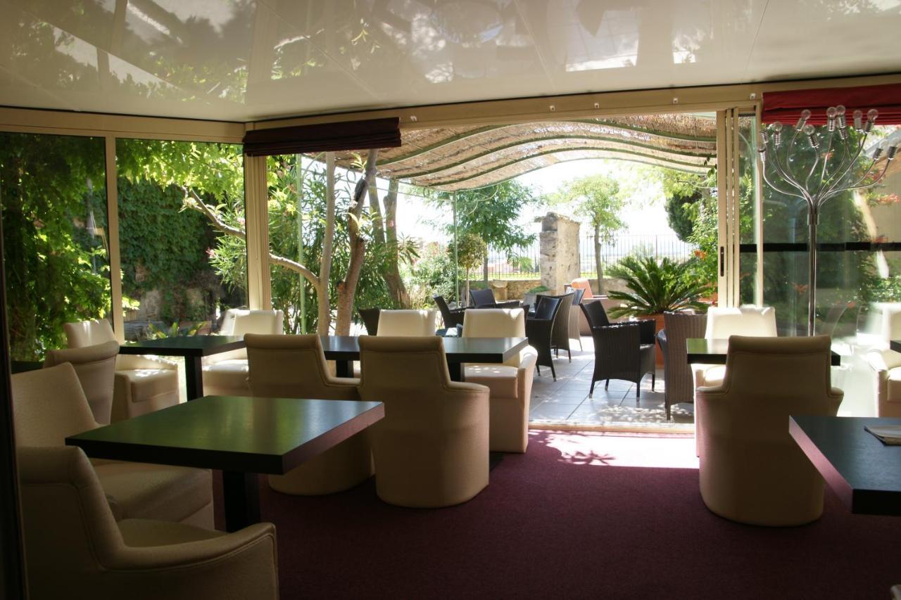 Hotel Logis Auberge Cote Jardin Lézignan-Corbières Exterior foto